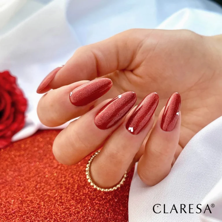 Claresa lakier hybrydowy Kiss Me! 7 czerwony z drobinkami