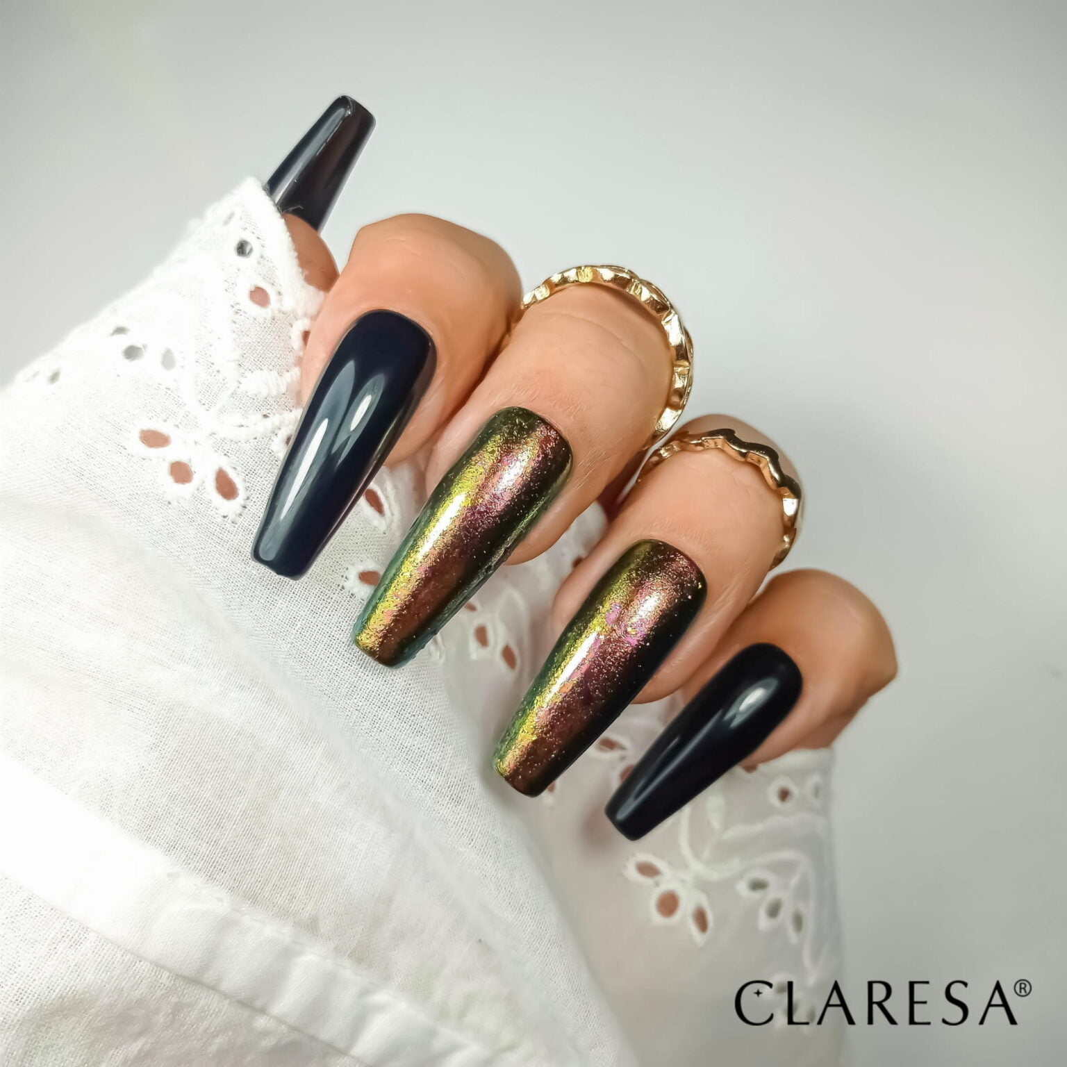 Claresa pyłek Ice Crash ciemny 4 do zdobienia paznokci. Manicure i Pedicure hybrydowy.